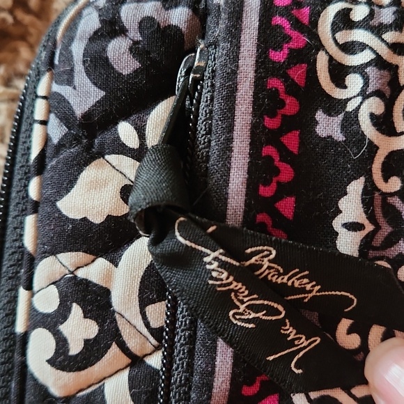 Vera Bradley black purple and white crossbody bag - Picture 4 of 11